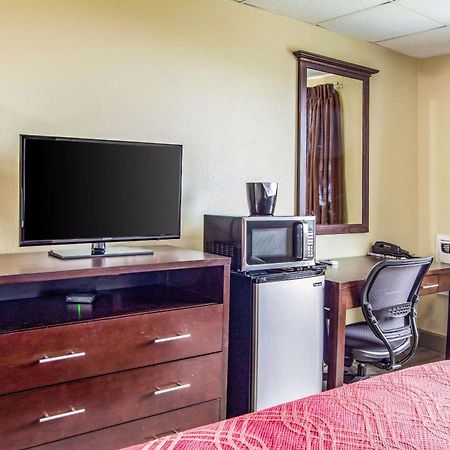 Econo Lodge Newport Tower Eksteriør billede