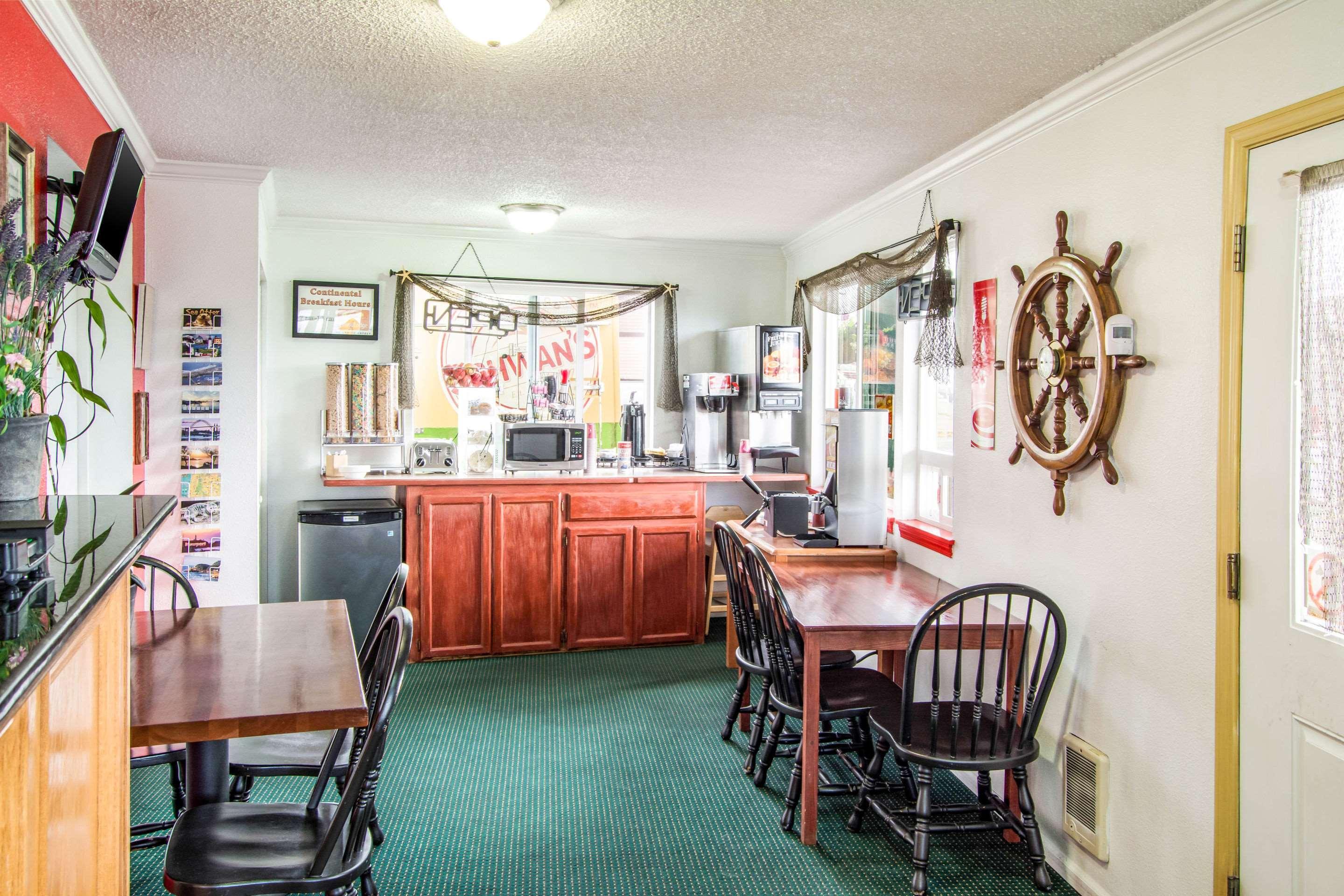 Econo Lodge Newport Tower Eksteriør billede