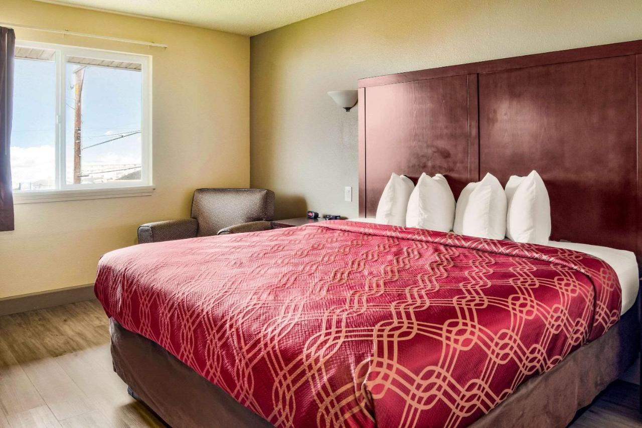 Econo Lodge Newport Tower Eksteriør billede